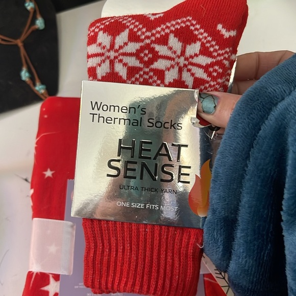 Pajamas Christmas red w/white Velour Sleep Set & Heat Sense Thermal Socks Bundle - Picture 7 of 7